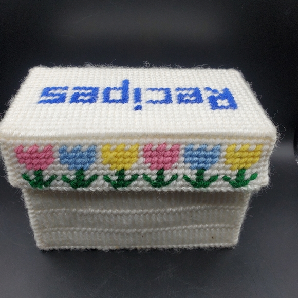 Handmade Plastic Canvas Recipes Box White With Yellow Blue Pink Flowers Adorable - Picture 5 of 8
